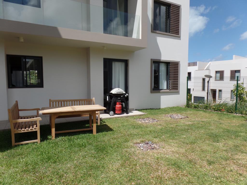 Swiss Nest Travel Apartamento Roches Noires Exterior foto